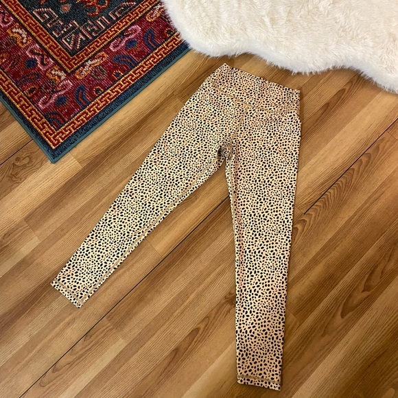 NWOT CHEETAH KAVALA LEGGING Medium - Picture 7 of 10
